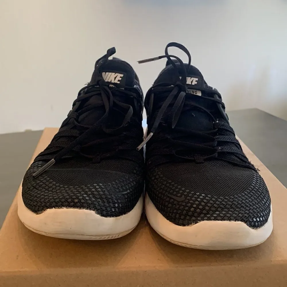 Nike Free Runs - Picture 4 of 11
